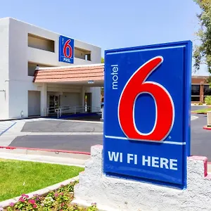 https://motel-6-phoenix-tempe-priest-dr.hotelsofphoenix.com
